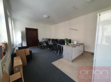 Pronájem kanceláře, 71 m²