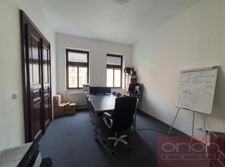Pronájem kanceláře, 71 m²