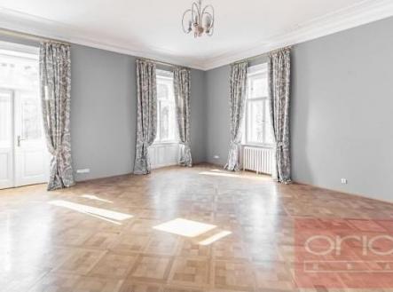 Pronájem domu/vily, 828 m²