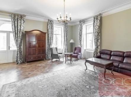 Pronájem domu/vily, 828 m²