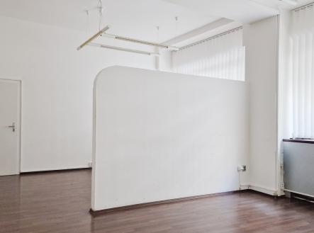 Pronájem kanceláře, 64 m²