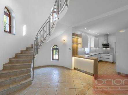 Pronájem domu/vily, 243 m²