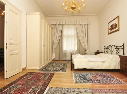 Pronájem bytu, 4+kk, 122 m²