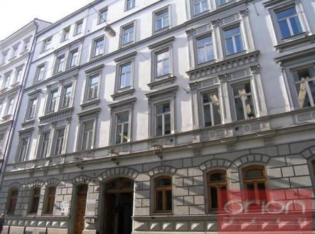 Pronájem kanceláře, 300 m²