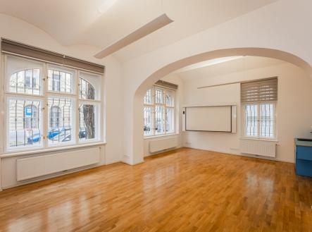 Pronájem - kanceláře, 74 m²