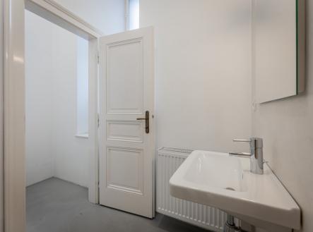 Pronájem - kanceláře, 74 m²