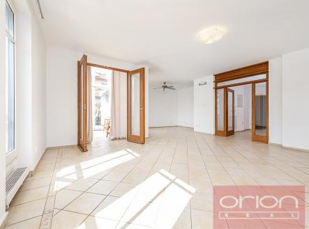 Pronájem domu/vily, 312 m²