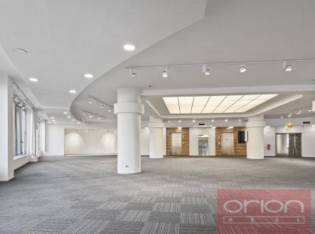 Pronájem - obchodní prostor, 475 m²