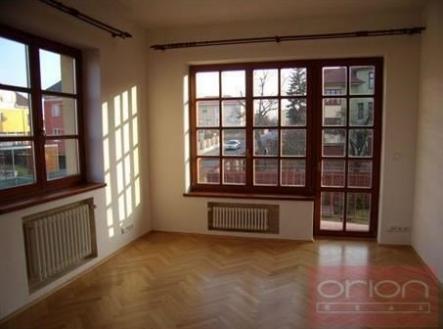 Pronájem - dům/vila, 316 m²