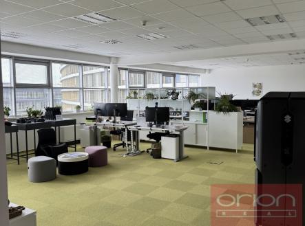 Pronájem kanceláře, 303 m² obrázek