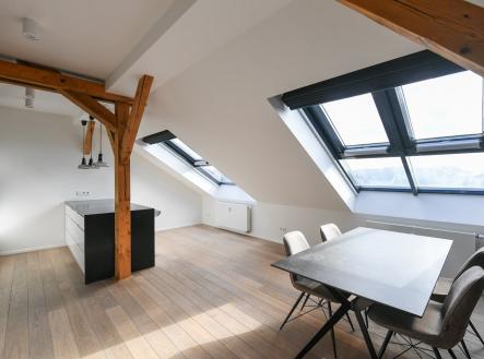 Pronájem bytu, 3+kk, 156 m²