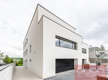 Pronájem domu/vily, 282 m²