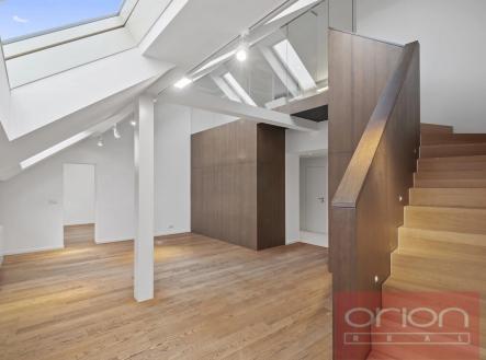 Pronájem bytu, 3+1, 130 m²