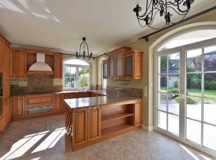 Pronájem domu/vily, 300 m²