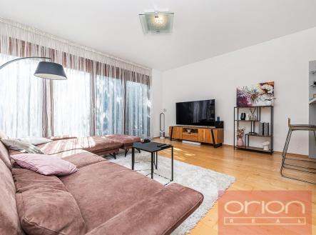 Pronájem domu/vily, 289 m²