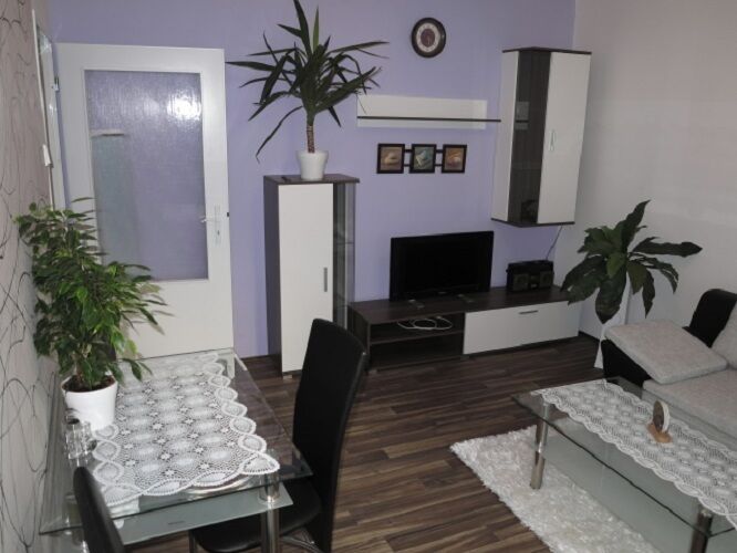 Prodej bytu 2+kk, Kladno - Rozdělov, Kyjevská, kompletně zařízen