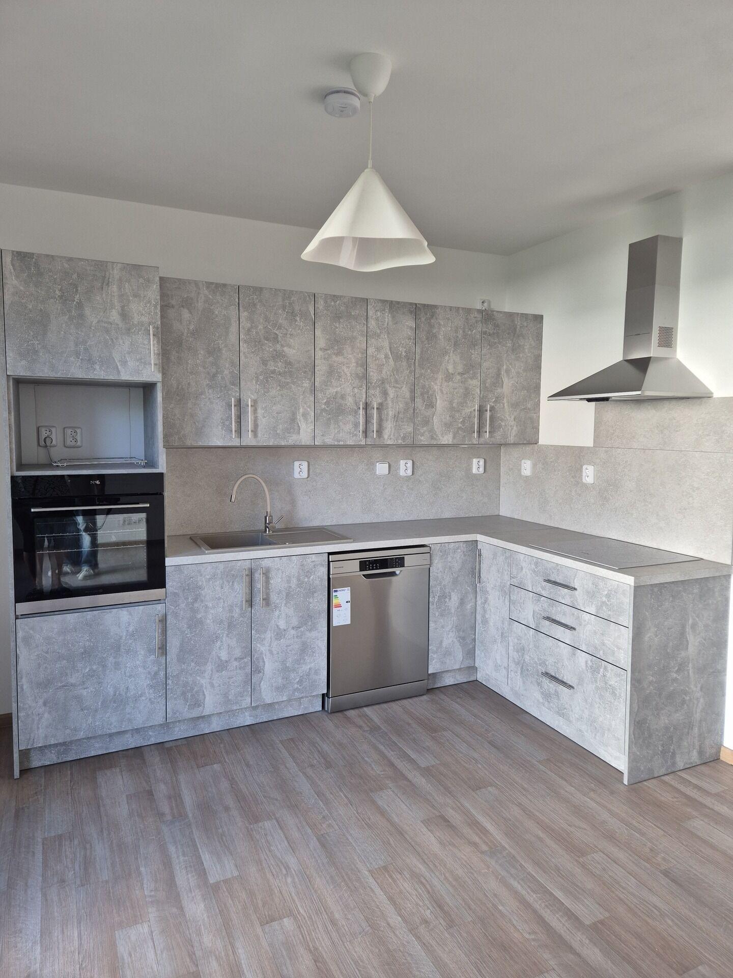 Pronájem bytu 1+kk ve Stochově, 39m2, novostavba, vlastní parkovací místo, zahrada