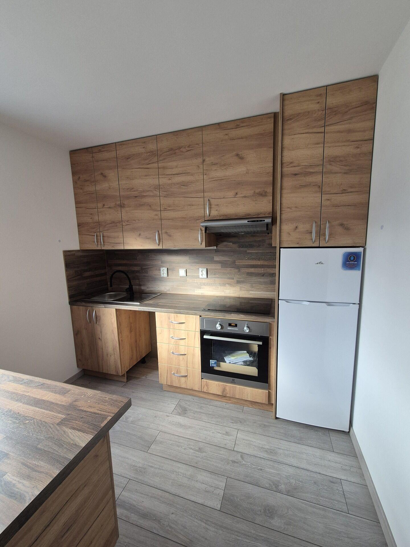Pronájem novostavby rodinného domu 3+kk, 79 m², Tuchlovice