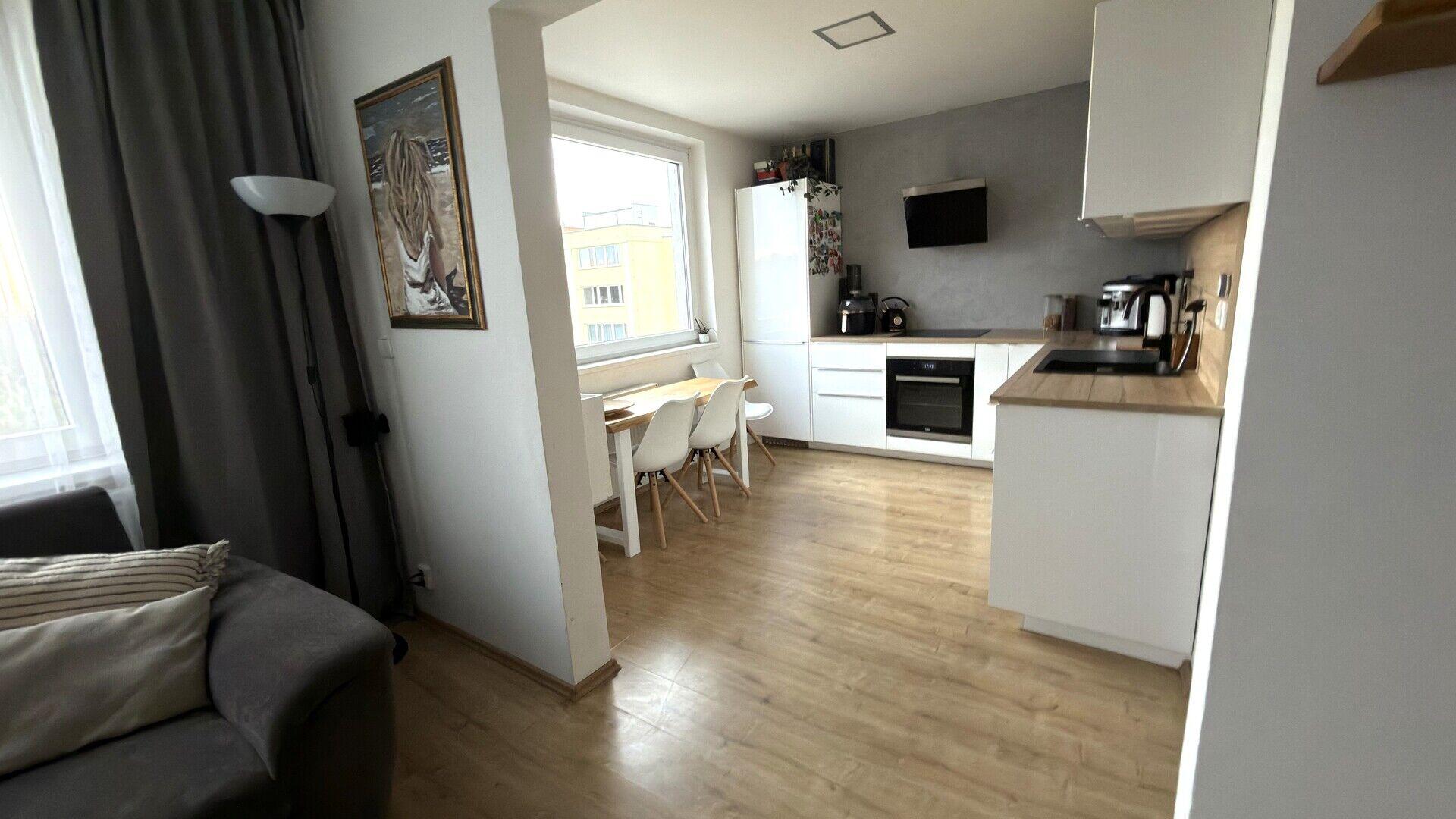 Pronájem bytu 4+1 s balkonem, Na Vyhaslém, Kladno