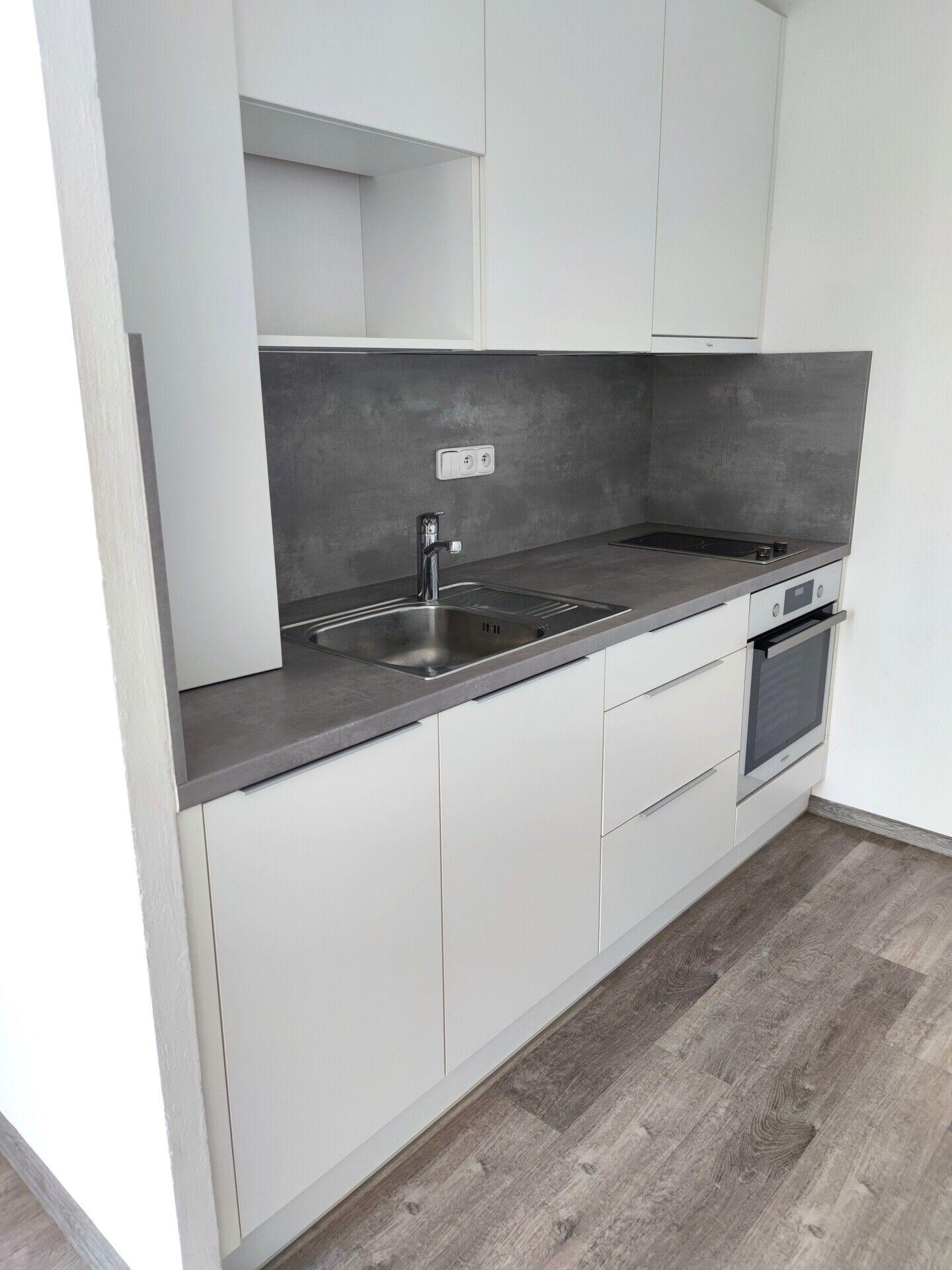 Pronájem bytu 1+kk 34 m2, Poděbradova, Kladno