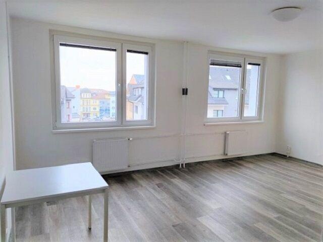 Pronájem bytu 1+kk 34 m2, Poděbradova, Kladno