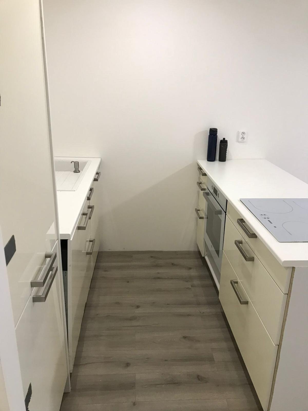 Pronájem moderního bytu 3+kk, 49 m² – Unhošť, ul. Pražská