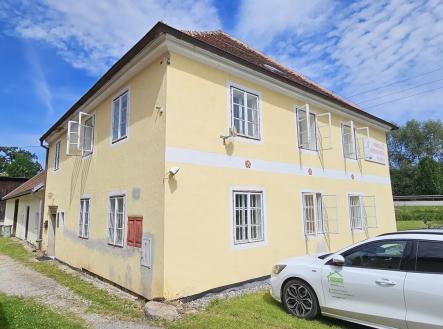 Prodej obchodní prostor, 270 m²