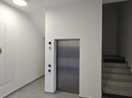 Pronájem bytu, 1+kk, 40 m²