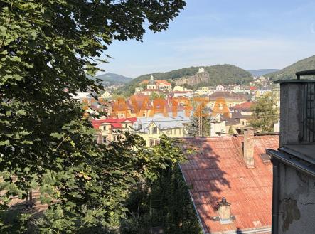Prodej komerčního objektu, administrativní budova, 1 200 m²