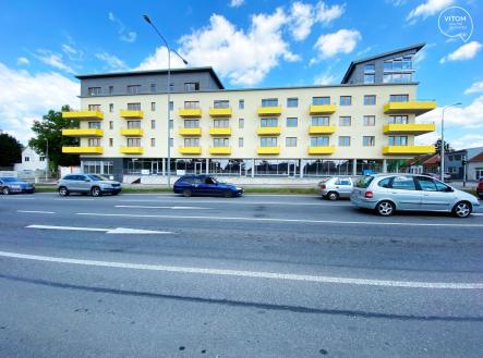 Pronájem - obchodní prostor, 145 m²
