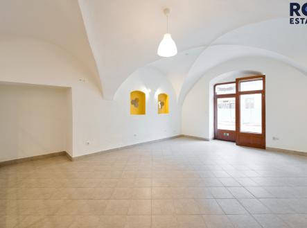 Pronájem obchodní prostor, 82 m²