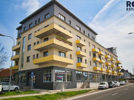 Pronájem komerčního objektu, jiný, 145 m²