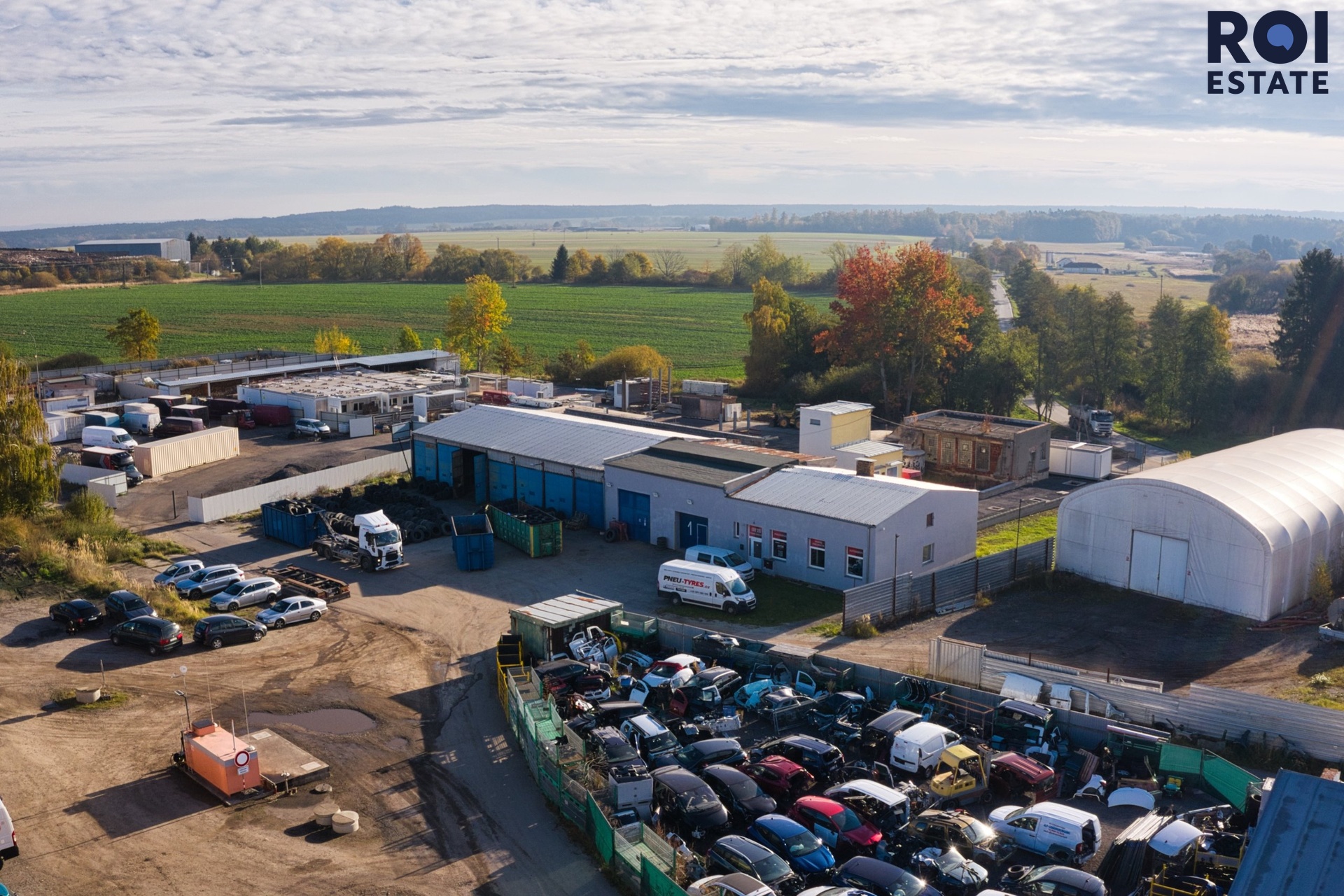 Prodej pozemku a areálu 2500 m², Lišov