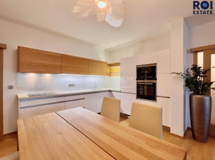 Pronájem bytu, 3+kk, 97 m²