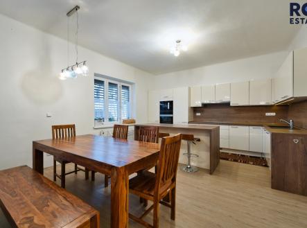 Pronájem bytu, 4+kk, 98 m²