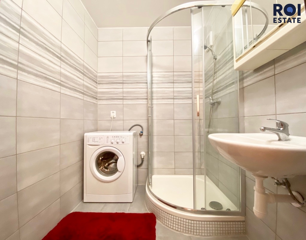 mzL8LgVrSsWoyPP70KyOog_thumb_83de