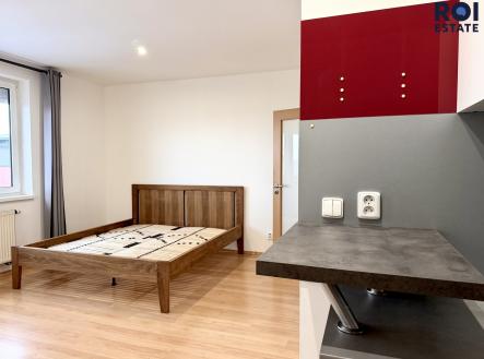 Pronájem bytu, 1+kk, 43 m²