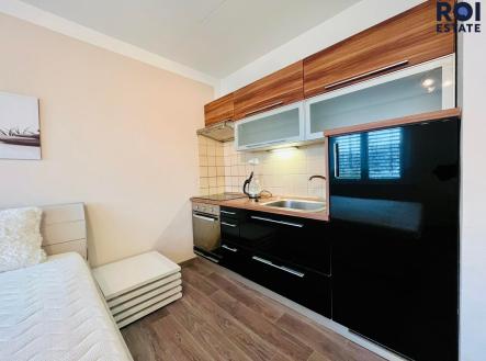 Pronájem bytu, 1+kk, 32 m²