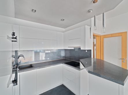 Pronájem bytu, 2+kk, 58 m²