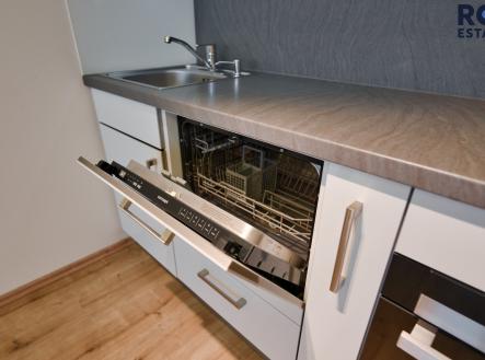 Pronájem bytu, 1+kk, 33 m²