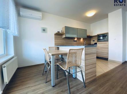 Pronájem bytu, 3+kk, 83 m²