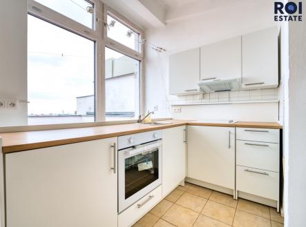 Pronájem bytu, 2+kk, 77 m²