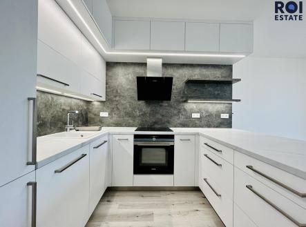 Pronájem bytu, 3+kk, 91 m²