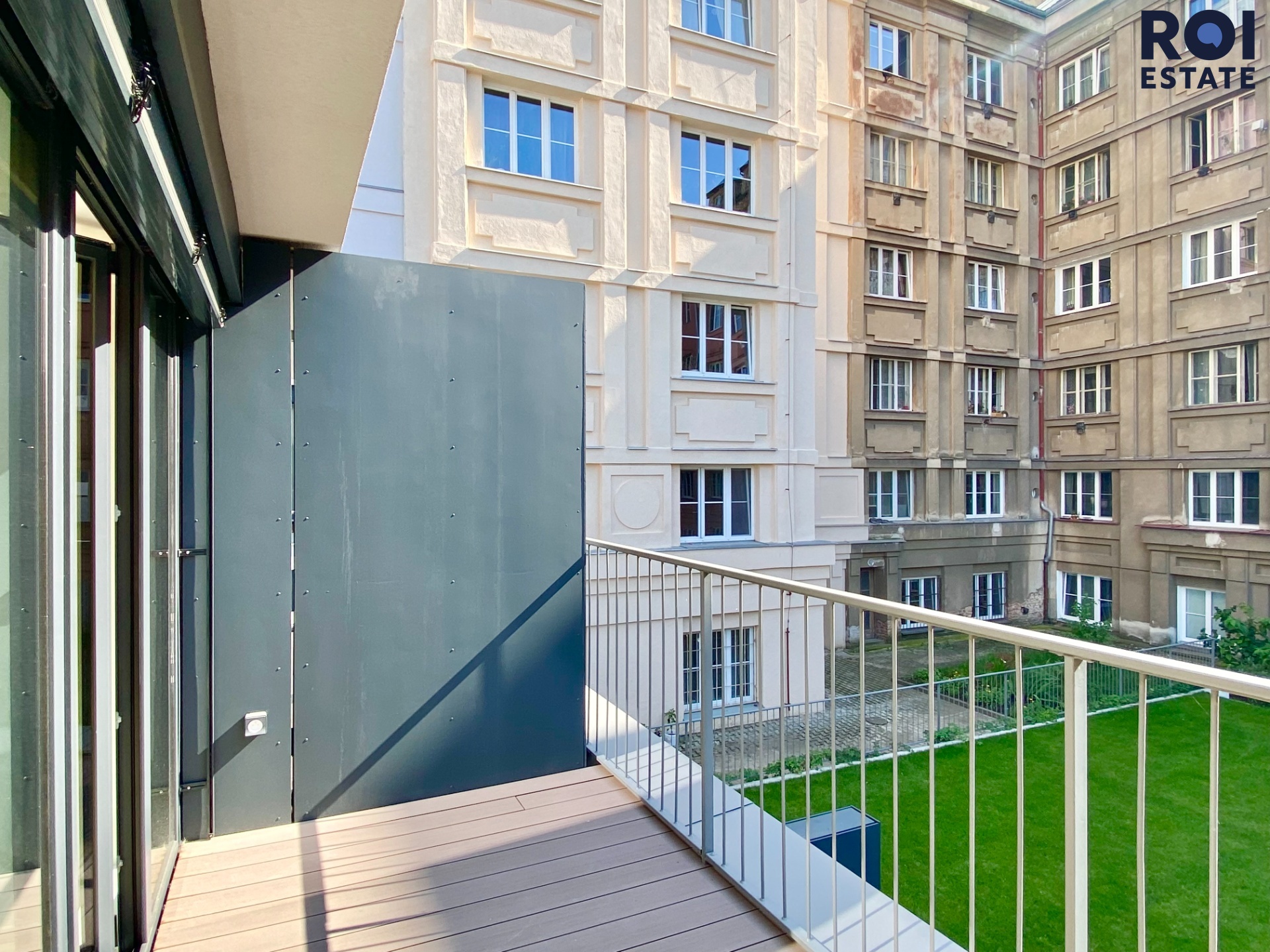 F22F0ED6-FA32-4E41-848E-4FE9C3462537