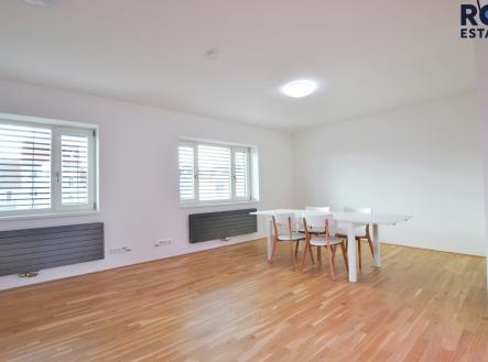 Pronájem kanceláře, 100 m²