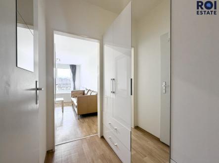Pronájem bytu, 1+kk, 28 m²