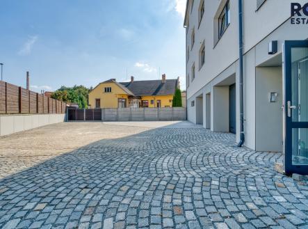 Pronájem bytu, 3+kk, 61 m²