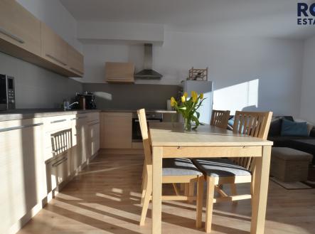 Pronájem bytu, 1+kk, 42 m²