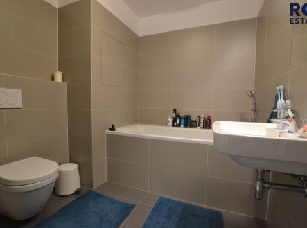 Pronájem bytu, 1+kk, 42 m²