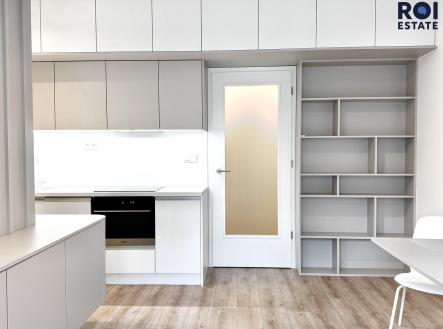 Pronájem bytu, 1+kk, 38 m²
